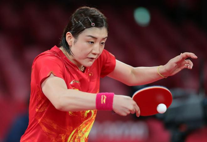 加盟曼联以 加盟曼联以