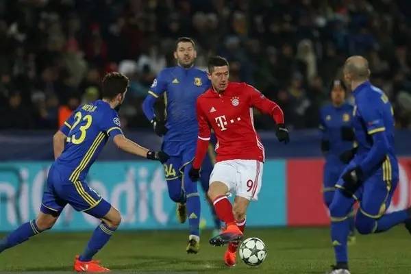 迫使教练重 迫使教练重